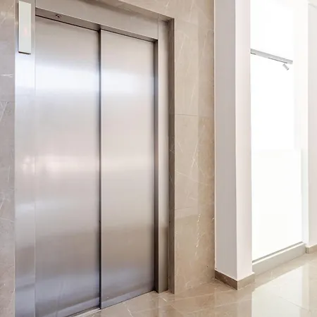 Yamas Stayone Old Town Studio