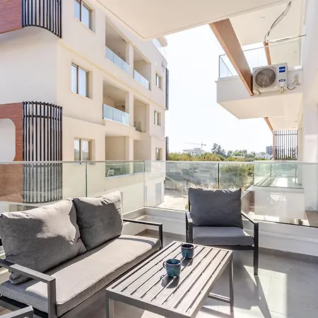 Apartment Zakaki Casino Swimming Pool