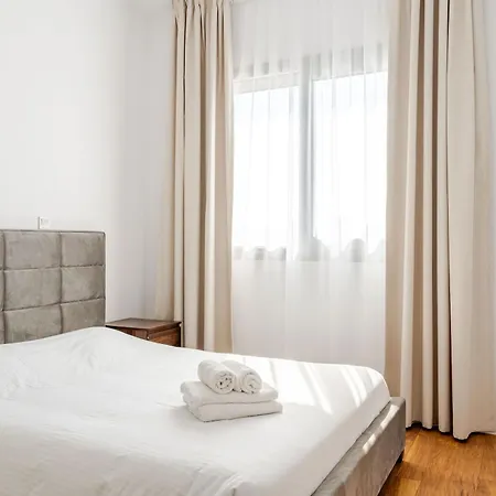 Apartment Zakaki Casino Swimming Pool *