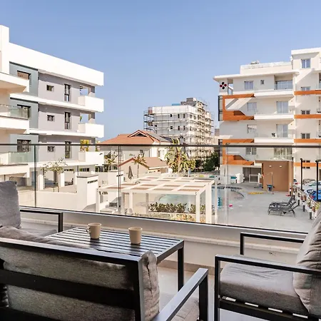 Yamas Stayone Old Town Studio Apartment