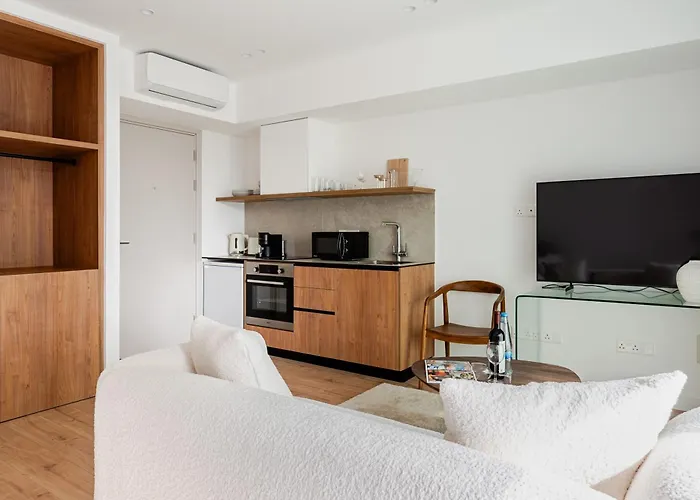 Yamas Urban Living Stayone Old Town Balcony * Lemesos