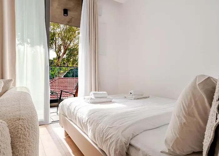 Appartamento Yamas Urban Living Stayone Old Town Balcony